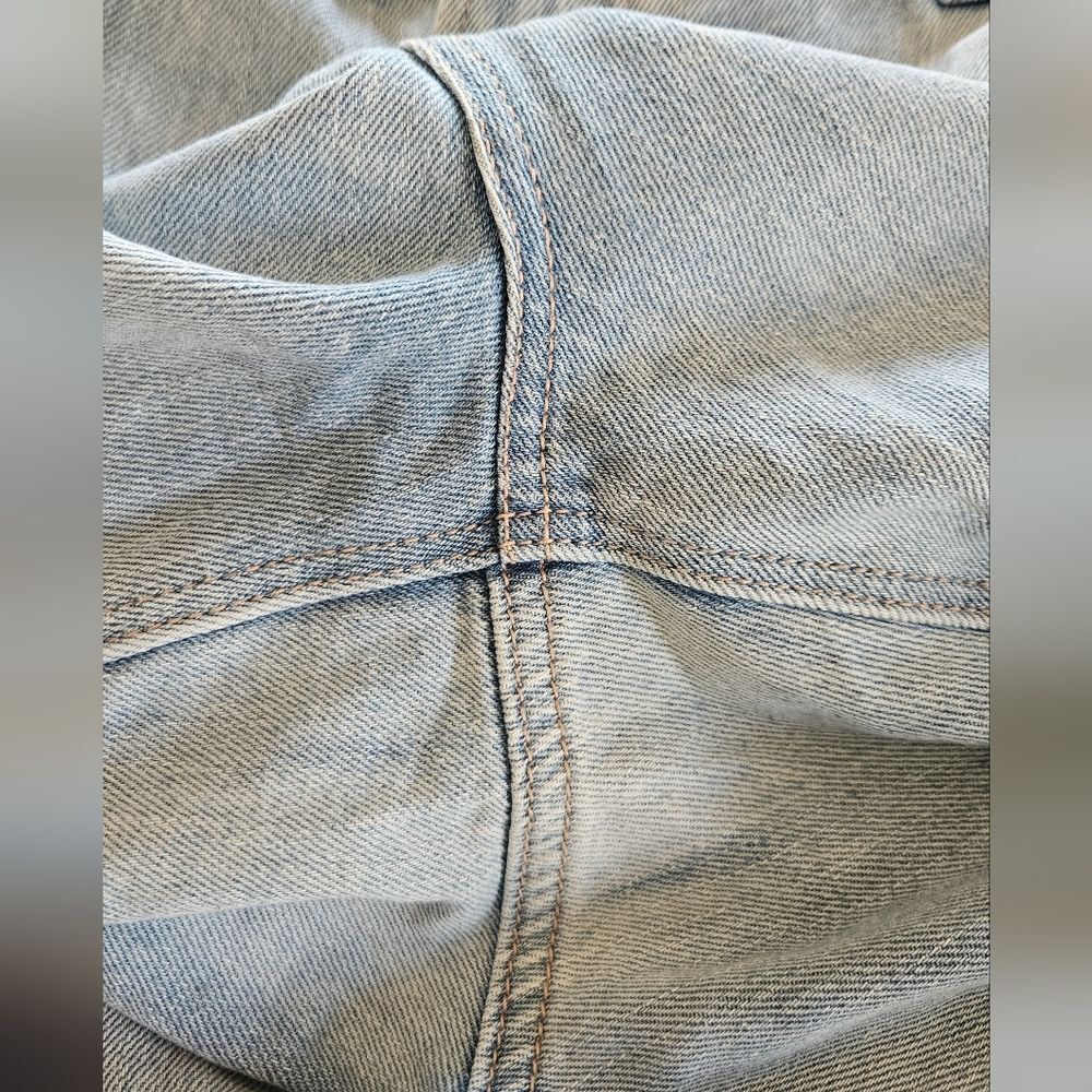 American Eagle Outfitters Light Gray Distressed Straight-Leg Jeans - Picture 10 of 12